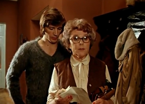 Вера Васильева в фильме "Карнавал".