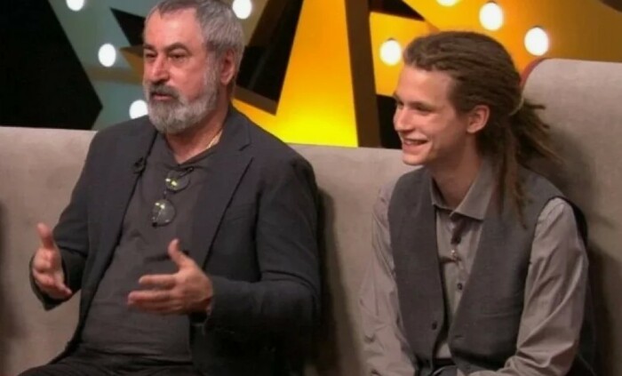 Александр Толмацкий с внуком Антонием. Александр Толмацкий с внуком Антонием.