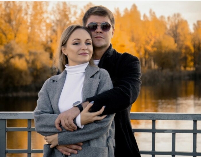 Антон Гуляев в 2024 году женился на хореографе. Антон Гуляев в 2024 году женился на хореографе.