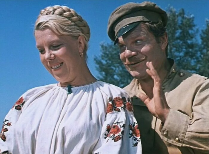 Татьяна Носова в фильме "Свадьба в Малиновке". 