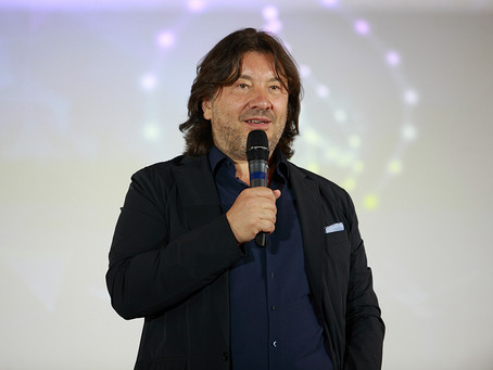 Александр Шульгин и сейчас продолжает заниматься творчеством.