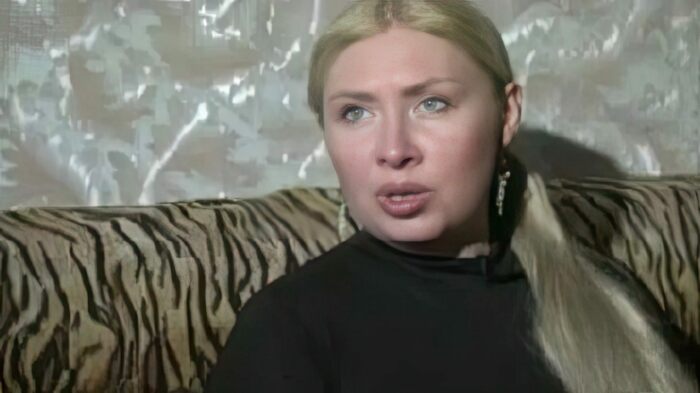 Каролина - дочь Сергея Крылова. 