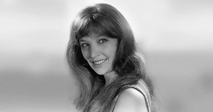 В 1970 году Ольга Остроумова окончила ГИТИС. В 1970 году Ольга Остроумова окончила ГИТИС.