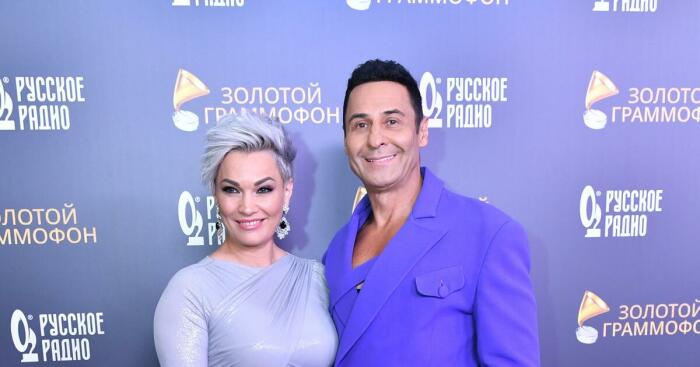 Стас Костюшкин с женой Юлией. Стас Костюшкин с женой Юлией.