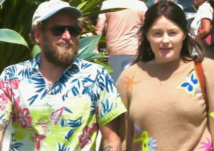 Джона Хилл с Оливией Миллар. Джона Хилл с Оливией Миллар.