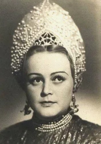 Детство Татьяны Окуневской было не из легких. Детство Татьяны Окуневской было не из легких.