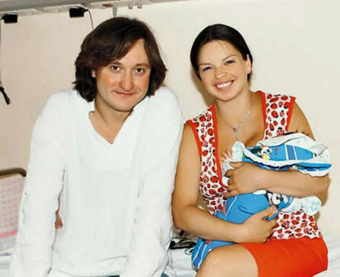 Алиса Гребенщикова и Сергей Дандурян. / Фото: smile.funnycucaracha.ru Алиса Гребенщикова и Сергей Дандурян. / Фото: smile.funnycucaracha.ru