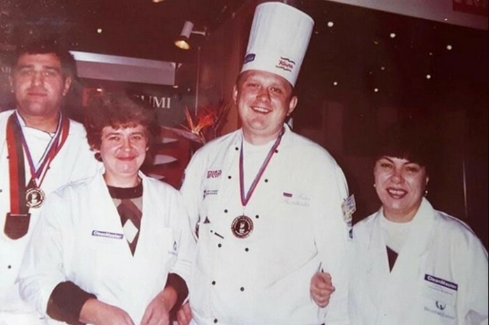 Константин Ивлев начинал свою карьеру со студенческой столовой. Константин Ивлев начинал свою карьеру со студенческой столовой.