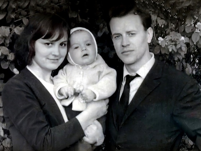 Татьяна Судец с первым мужем и сыном. Татьяна Судец с первым мужем и сыном.