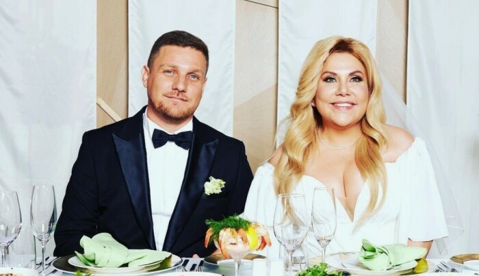 Марина Федункив с молодым мужем. Марина Федункив с молодым мужем.