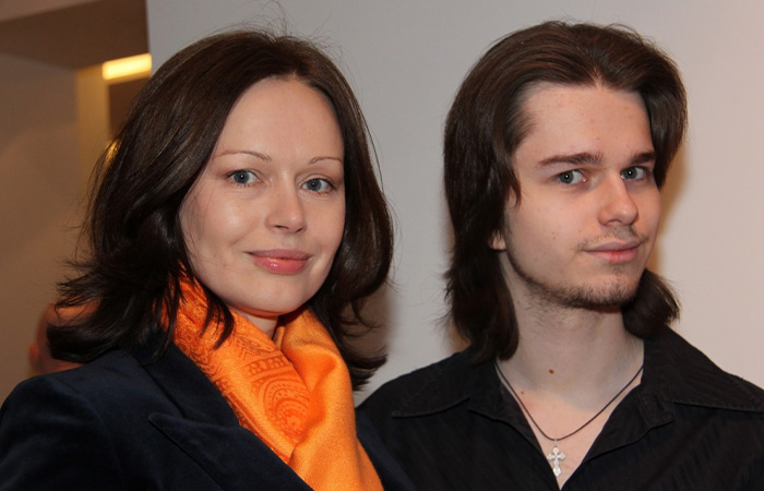 Почему могилы сына Ирины Безруковой нет ни на одном кладбище: Был ли в секте и от чего умер в 26 Андрей Ливанов 