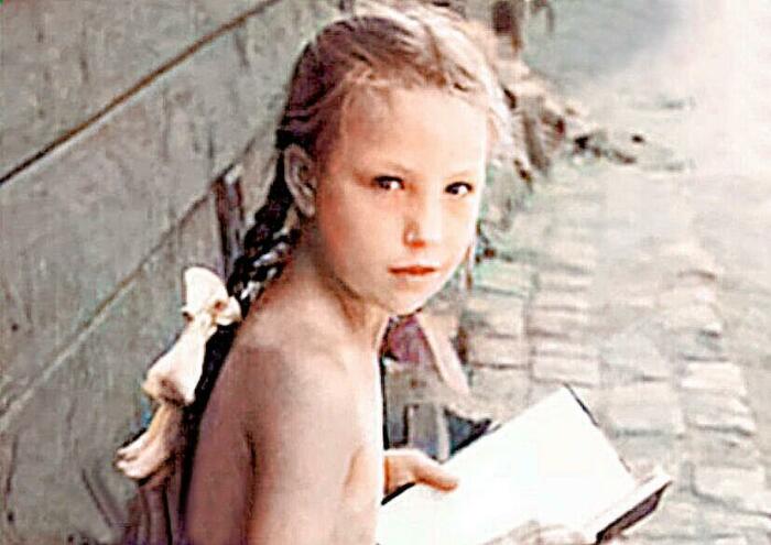 Ольга Остроумова родилась в многодетной семье. Ольга Остроумова родилась в многодетной семье.