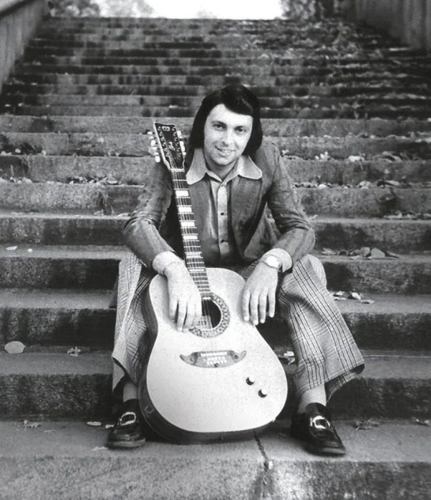 Вячеслав Добрынин в юности. Вячеслав Добрынин в юности.