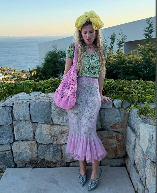 Софья Эрнст удивляет своими образами. Софья Эрнст удивляет своими образами.