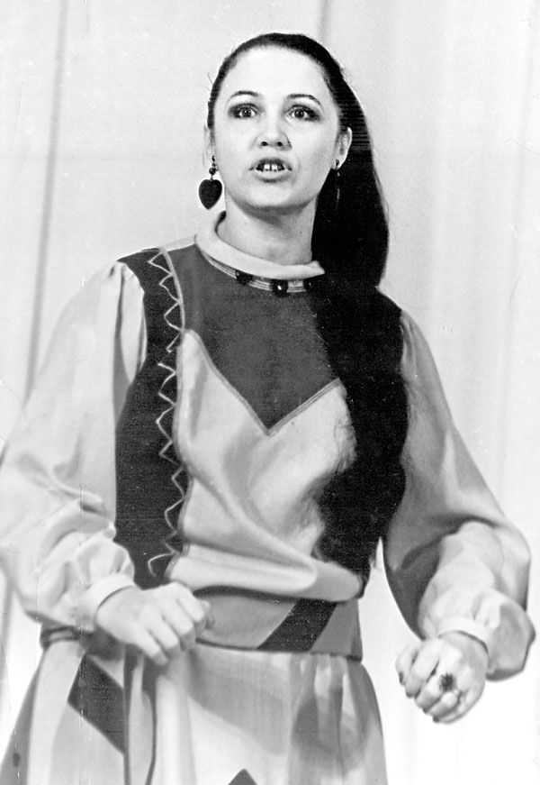 Надежда Бабкина оставила парня и уехала в Москву. Надежда Бабкина оставила парня и уехала в Москву.