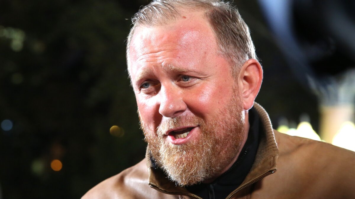 Константин Ивлев не платит алименты старшей дочке. 