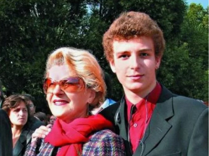 Даниил Мукасей - круглый сирота.