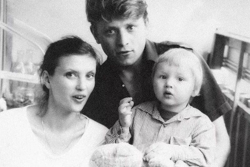 Галина Гладкова с мужем и сыном.