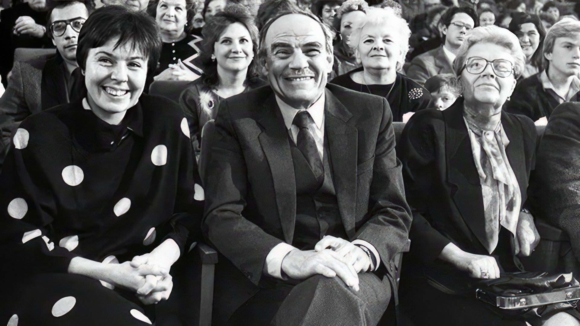 Михаил Глузский с женой и дочкой. Михаил Глузский с женой и дочкой.