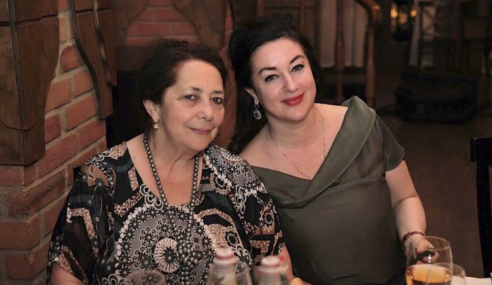 Тамара Гвердцители с мамой. Тамара Гвердцители с мамой.