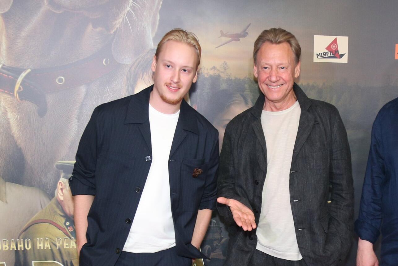 Сына Харатьяна сначала назвали Митей. Сына Харатьяна сначала назвали Митей.