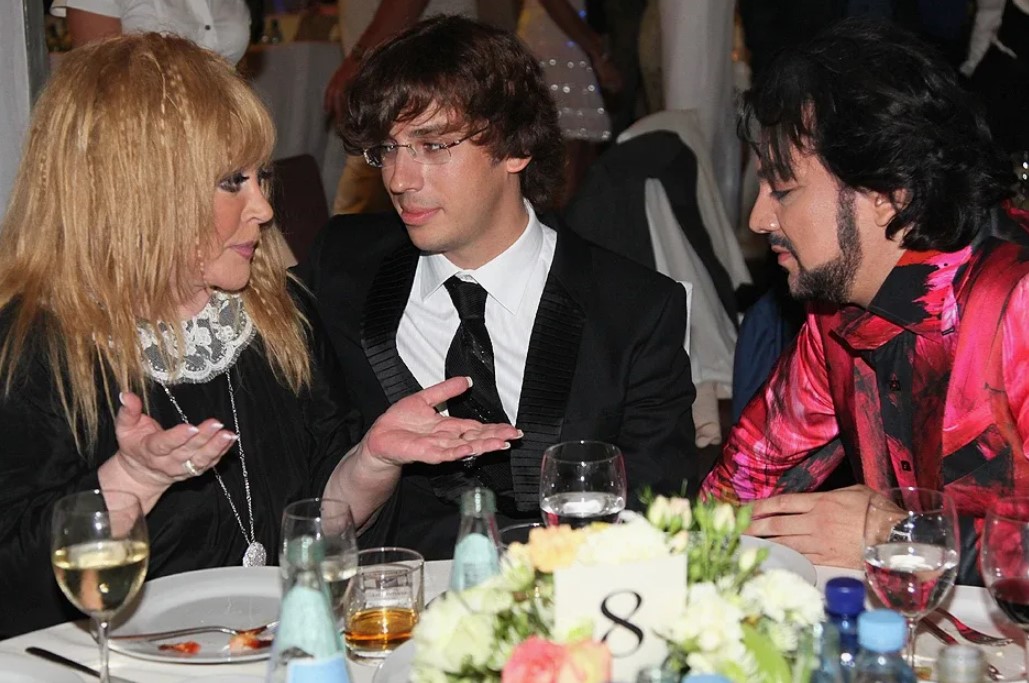 Максим Галкин был против общения Аллы с Филиппом. Максим Галкин был против общения Аллы с Филиппом.