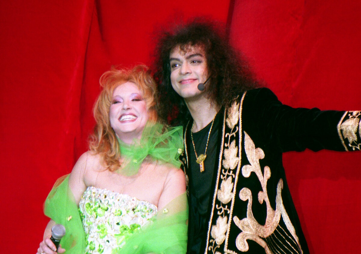 Сама Ванга предсказала Киркорову, что его жена будет "из телевизора". Сама Ванга предсказала Киркорову, что его жена будет "из телевизора".