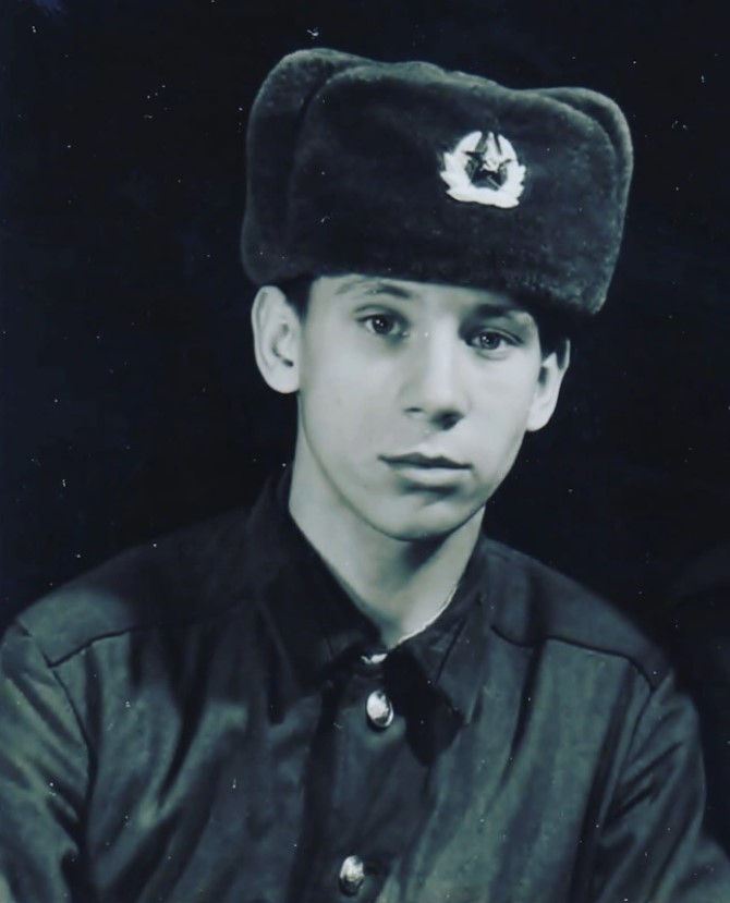 Вадим Колганов уже в 10 классе поставил свой первый спектакль. 