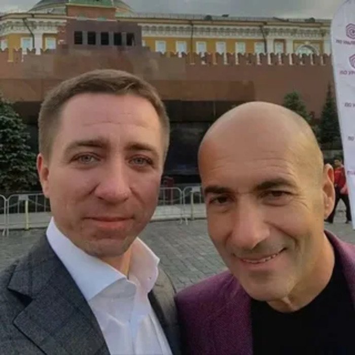 Игорь Крутой со своим старшим сыном.