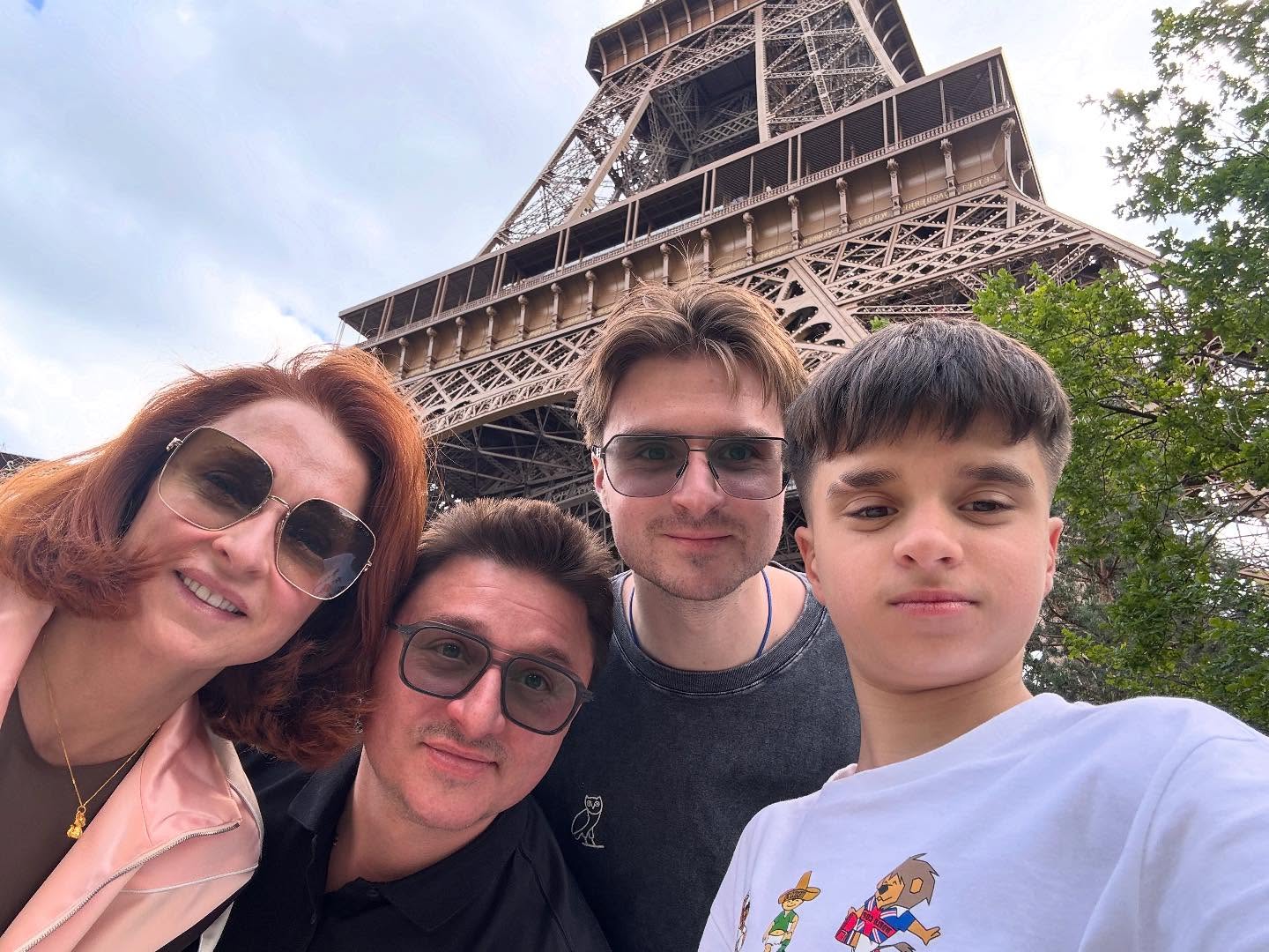 Максим Лагашкин и Екатерина Стулова с детьми.