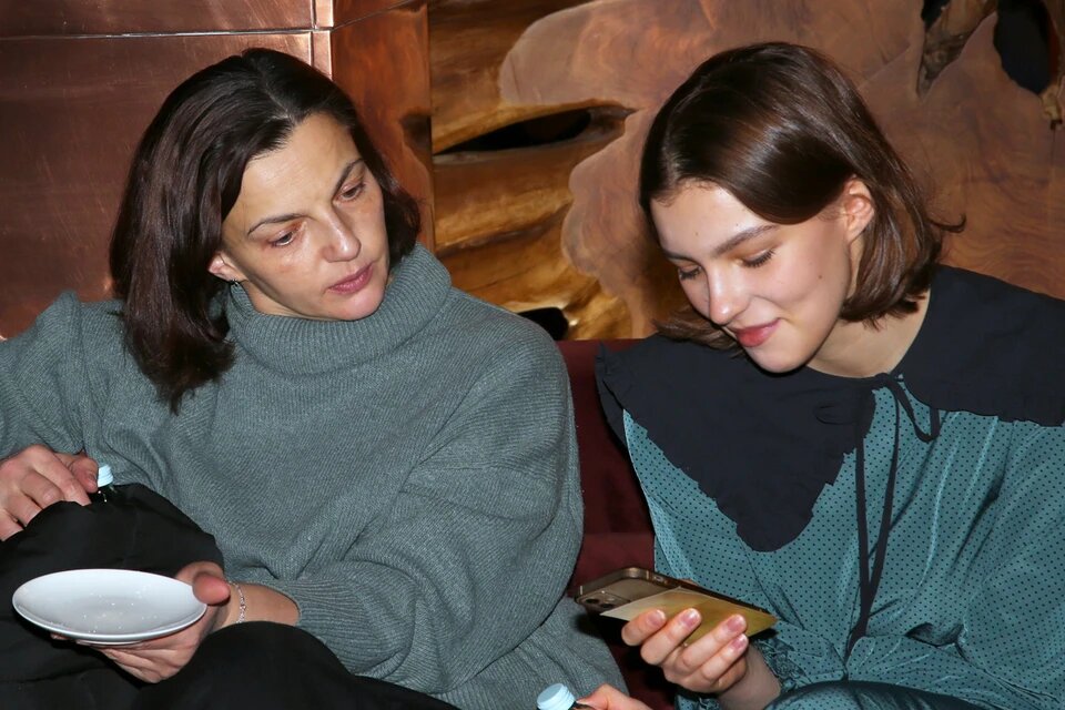 Ирина Леонова со старшей дочерью.