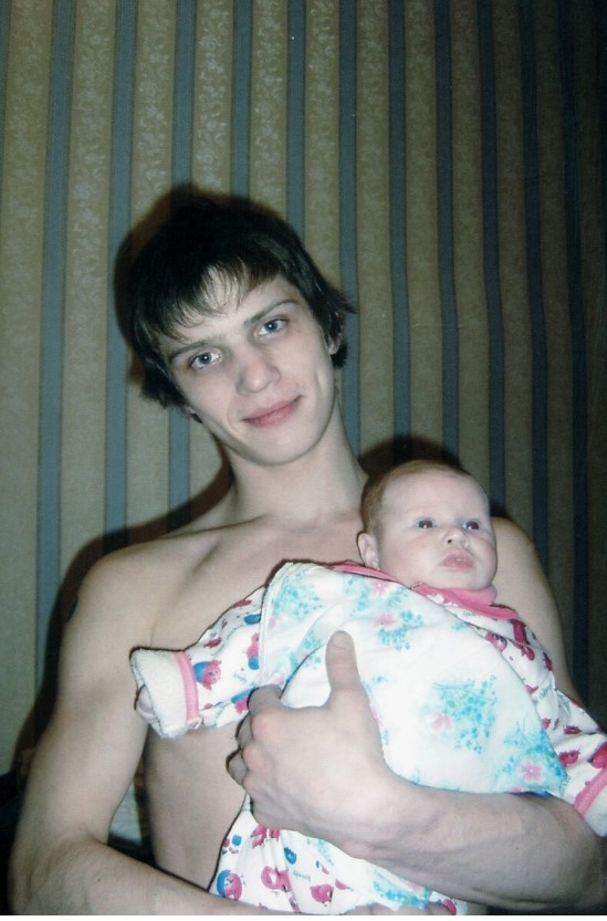 Василий Лыкшин с дочкой Кирой.