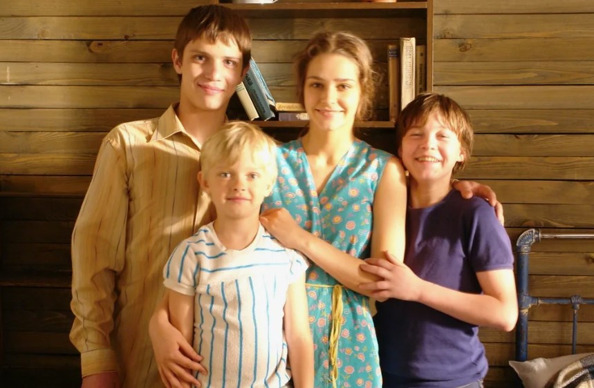 Вася Лыкшин в "Громовых".