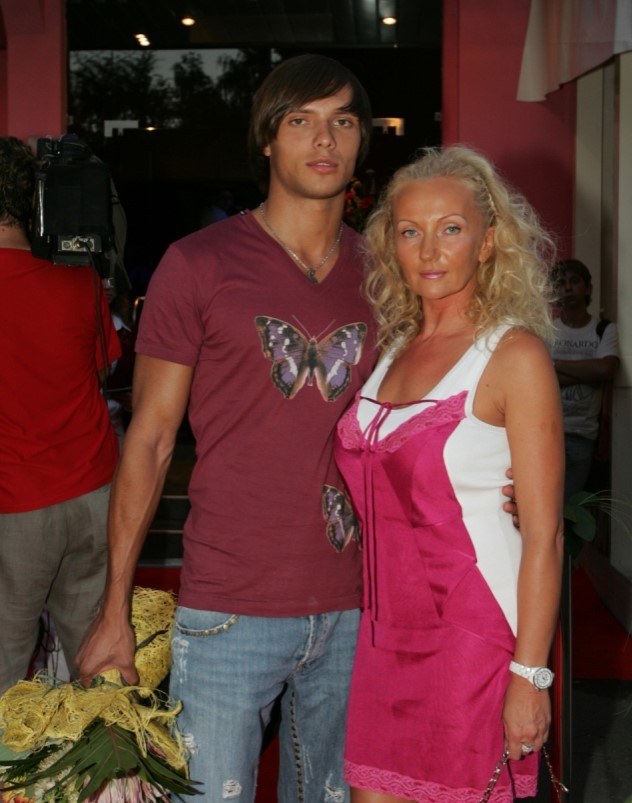 Марина Кузьмина ушла к стриптизеру, оборвав с Малаховым все контакты.