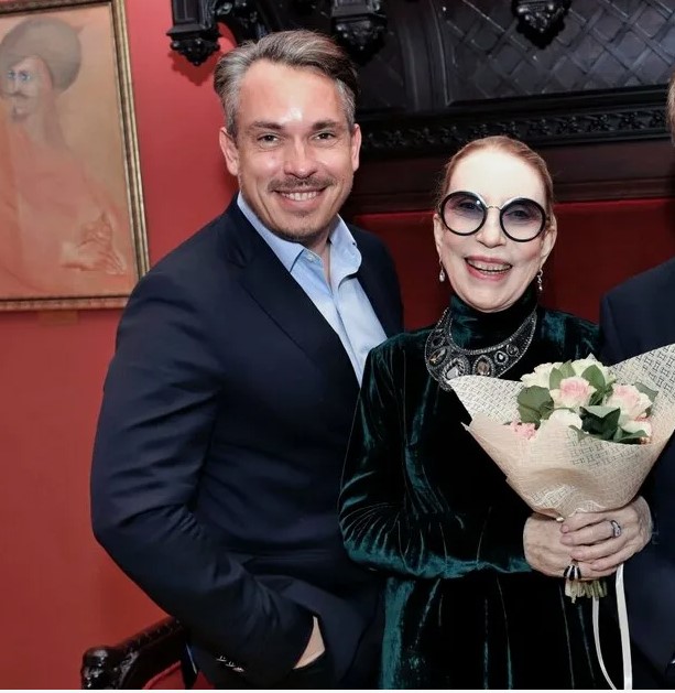 Инна Чурикова с сыном Иваном. Инна Чурикова с сыном Иваном.