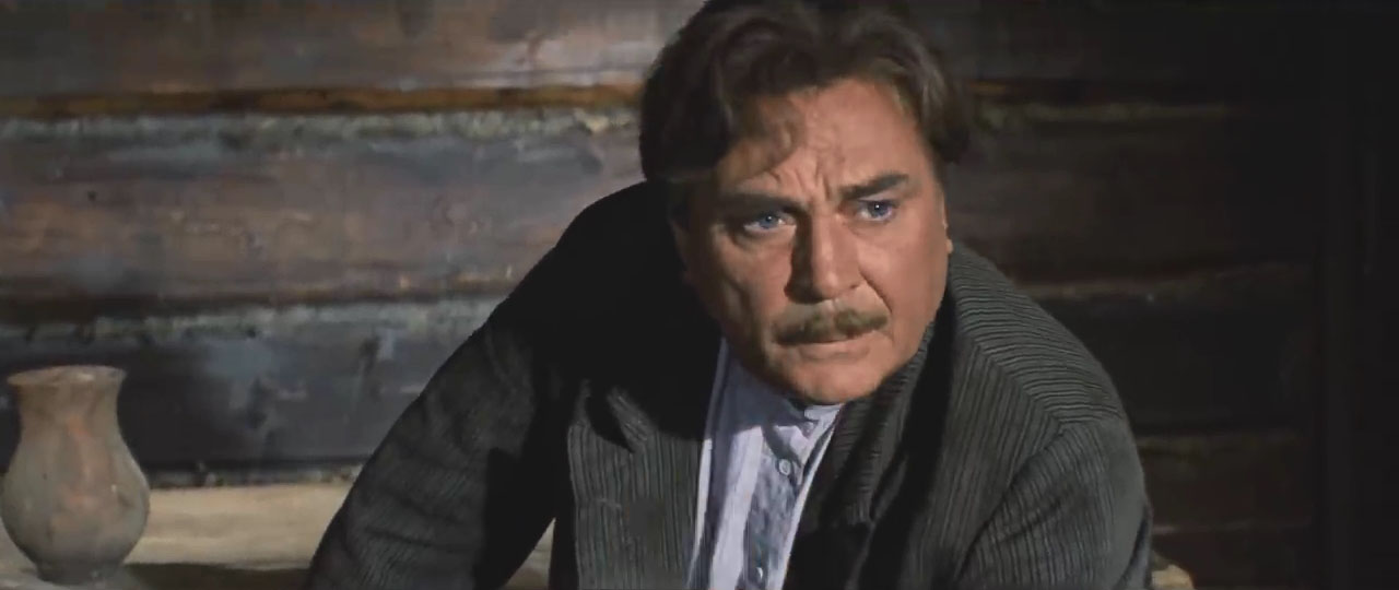 Евгений Матвеев в фильме "Любовь земная". Евгений Матвеев в фильме "Любовь земная".