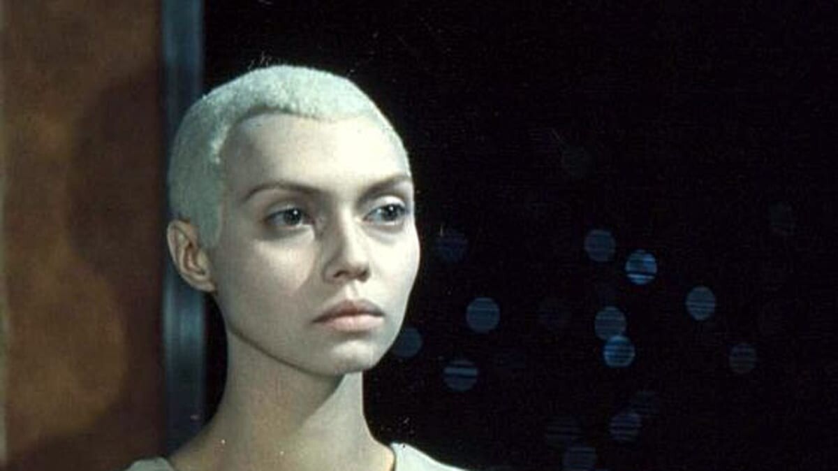 Елена Метёлкина в фильме «Через тернии к звёздам».