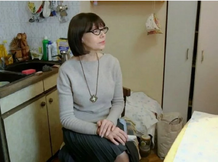 Елена Метёлкина живет очень скромно.