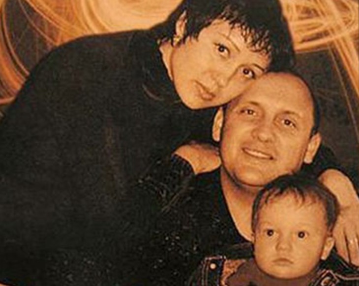 Стас Михайлов с первой женой и сыном Никитой. Стас Михайлов с первой женой и сыном Никитой.