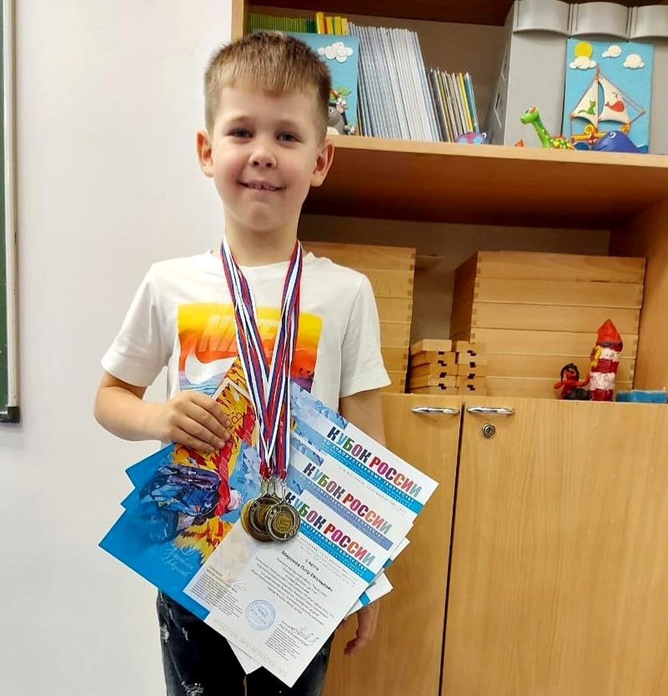 Петр Миронов - сын Евгения Миронова. Петр Миронов - сын Евгения Миронова.