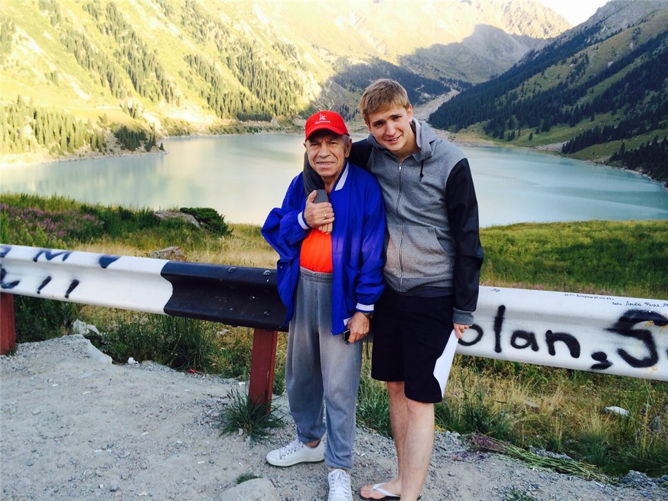 Владимир Толоконников с сыном Родионом. Владимир Толоконников с сыном Родионом.