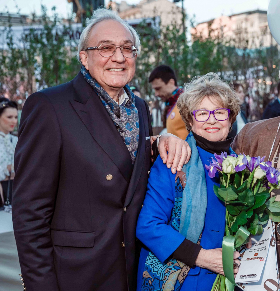 Марина Неёлова с Кириллом Геворгяном.