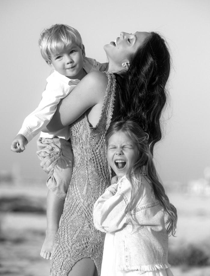 Нюша живет в Москве, а лети в Дубае.