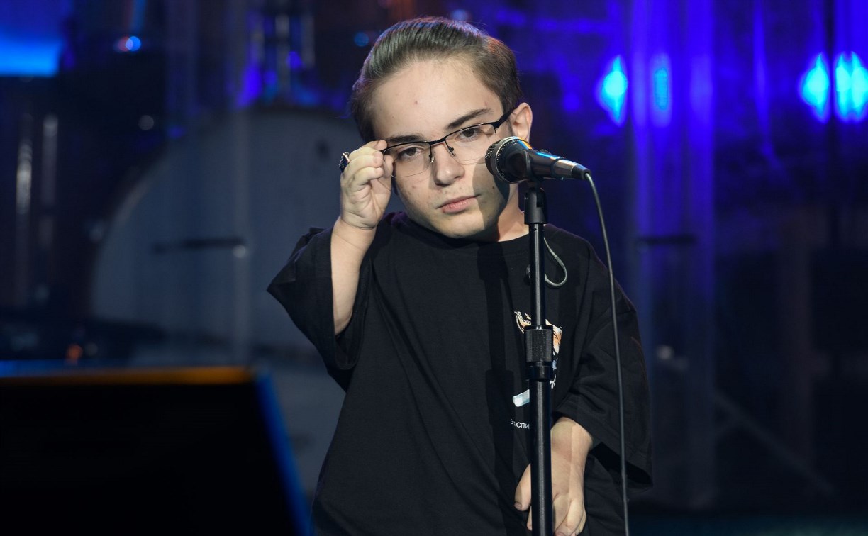 Данил Плужников чувствует себя всё хуже. Данил Плужников чувствует себя всё хуже.