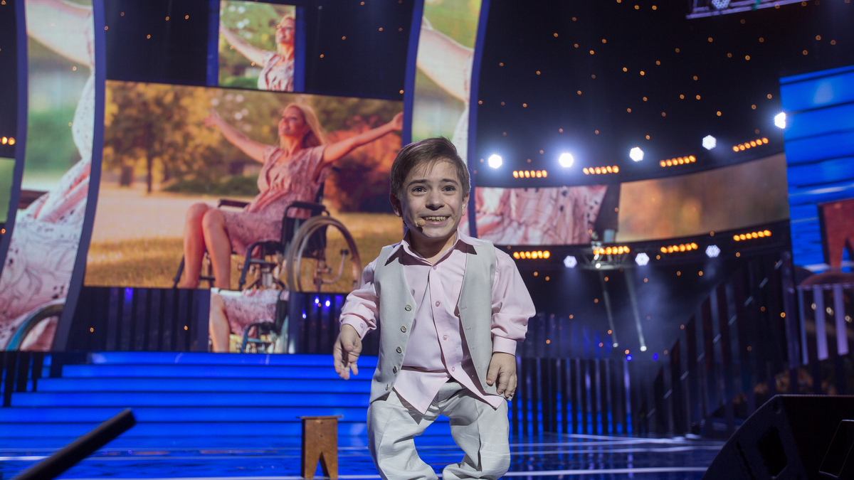 Данил Плужников перенес 10 операций. Данил Плужников перенес 10 операций.