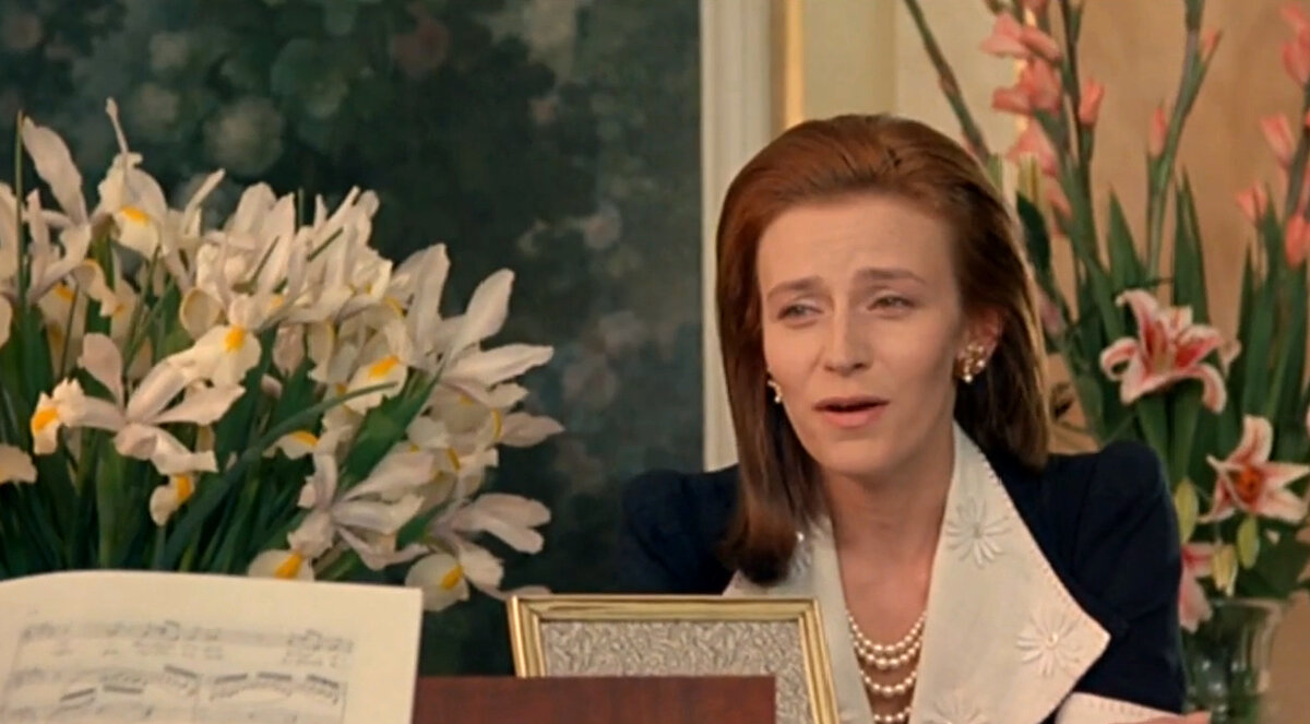 Елена Сафонова в картине «Аккомпаниаторша». Елена Сафонова в картине «Аккомпаниаторша».