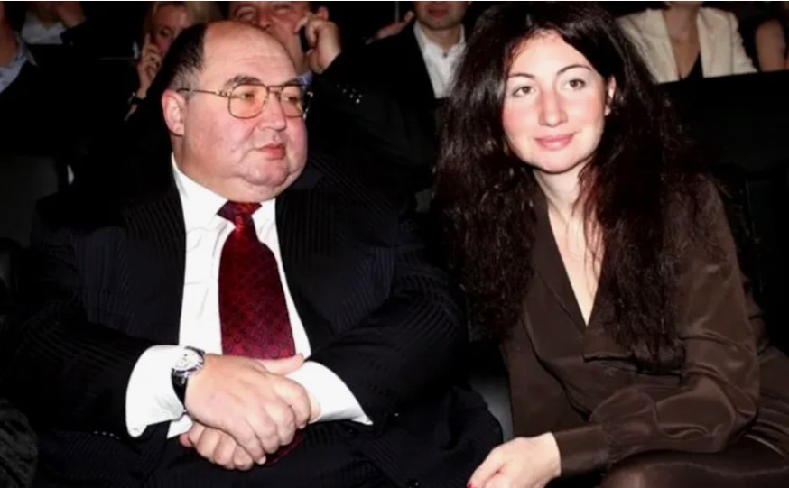 Светлана Шпигель с отцом. Светлана Шпигель с отцом.