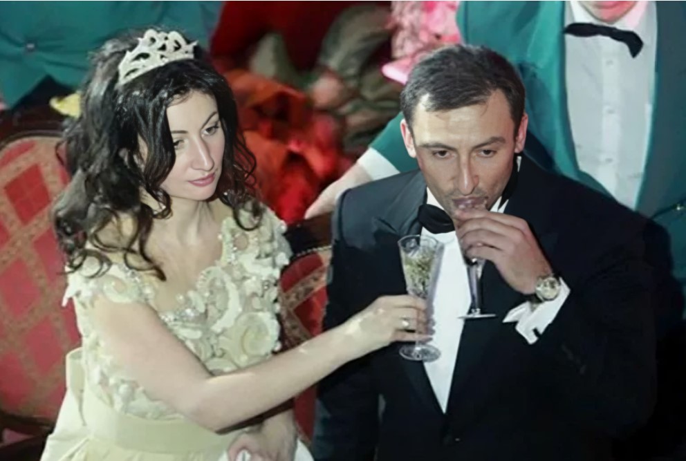 Вячеслав Соболев тоже имел корыстные цели. Вячеслав Соболев тоже имел корыстные цели.