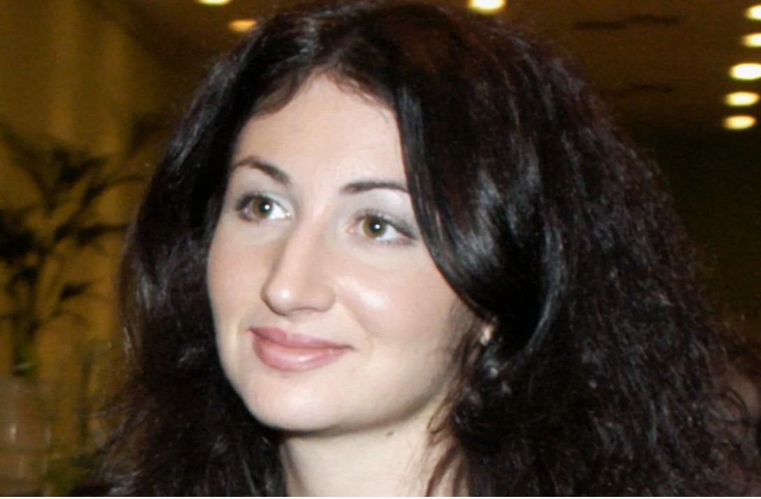 Светлана Шпигель была домашней девочкой. Светлана Шпигель была домашней девочкой.