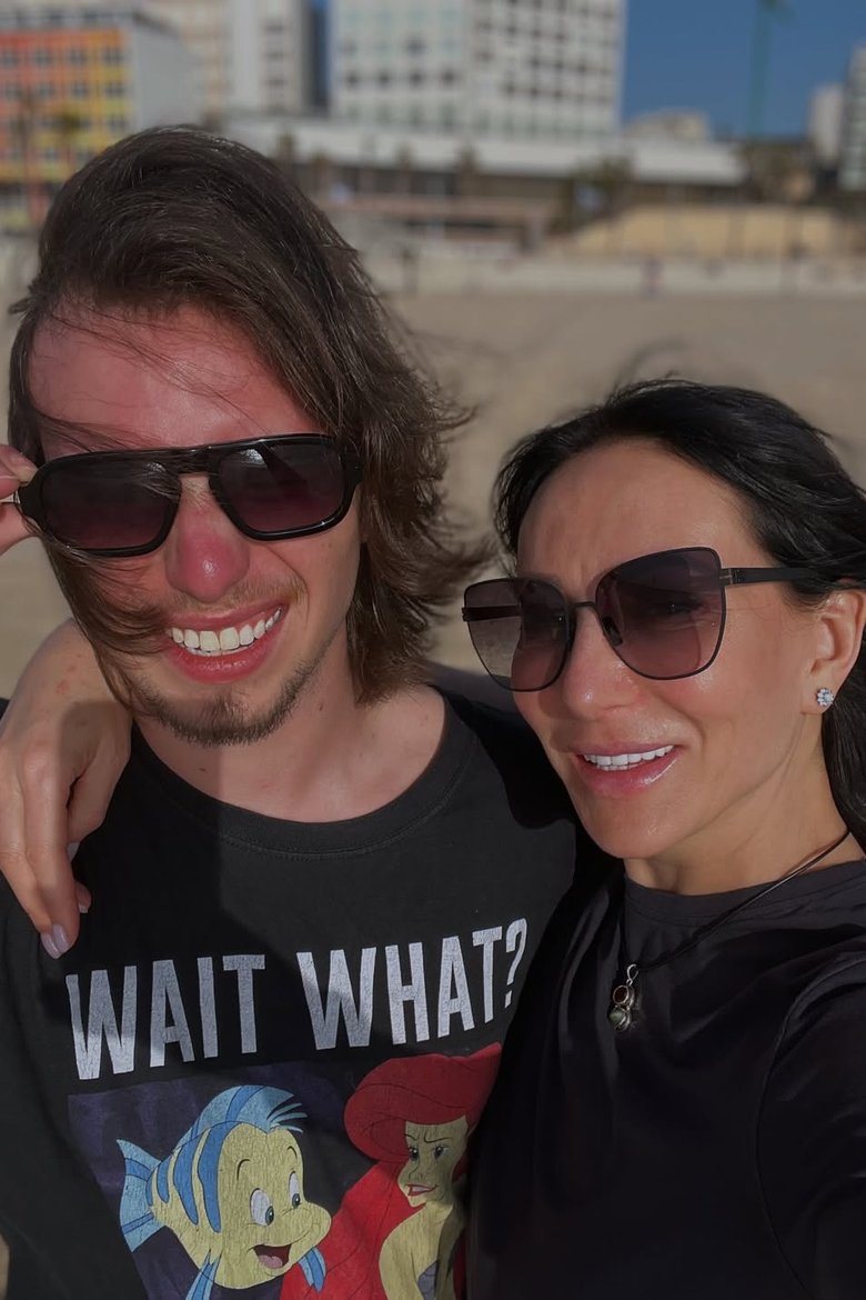 Алика Смехлова со страшим сыном Артёмом. Алика Смехлова со страшим сыном Артёмом.